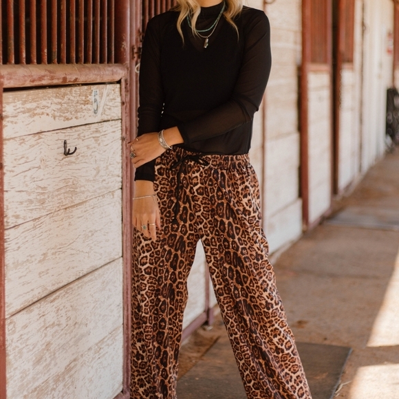 Range And Roar Pants - Picture 2 of 6